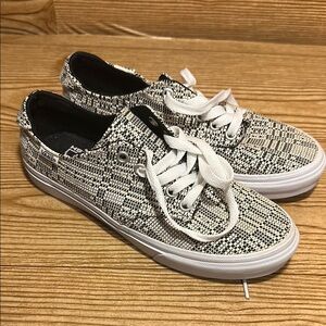 Vans Ultracush off-white black white lace up skate shoes sneakers women’s 6.5